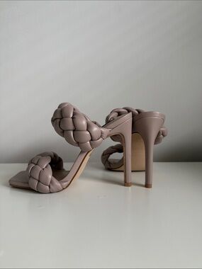 Steve Madden 7.5US Women’s Braided High Heel Mule in Taupe